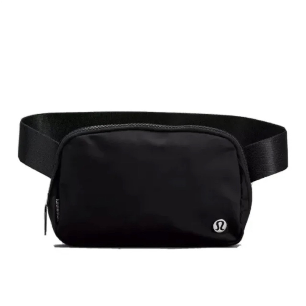 LuLulemon Everywhere Black Belt Bag Strap Zipper Fanny Pack